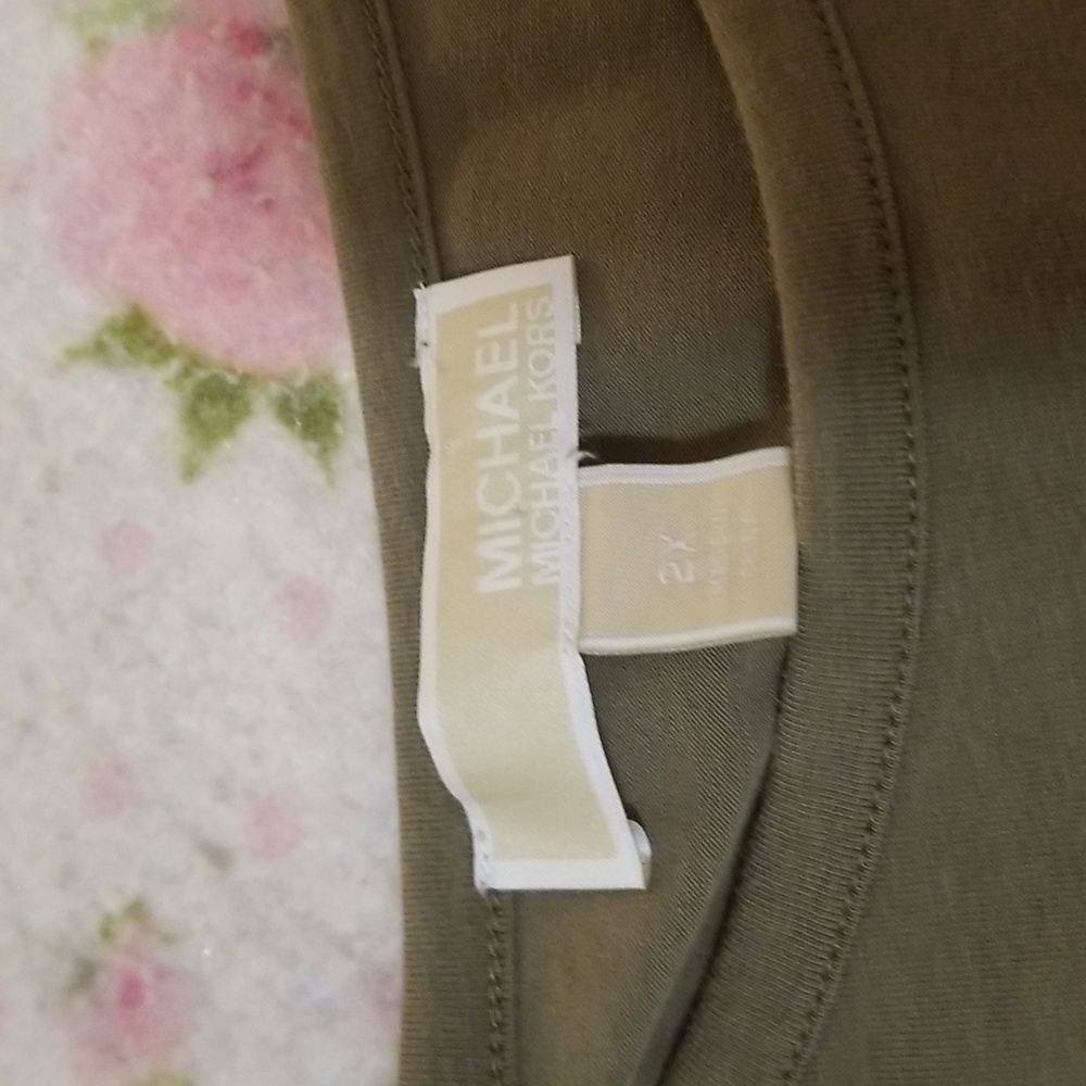 Michael kors tshirt - Picture 3 of 7